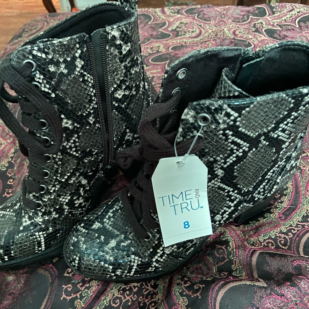 NWT boots